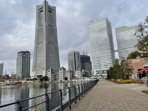 DFE10E72-DD46-4E7E-A936-8D5A11068677