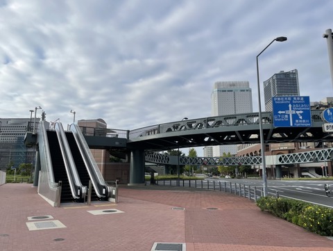 DF12AD4B-BCEF-4AFC-BBE1-5D3C3BED5F6F