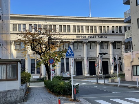 AF3CBCA4-5E16-4437-AA90-0CF5CDBA7374