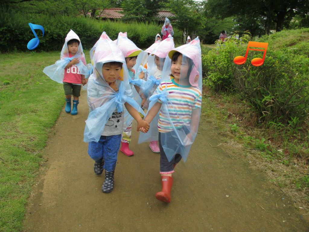 雨の日散歩。 たちばな乳幼児保育園のブログ