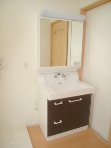 ����������220