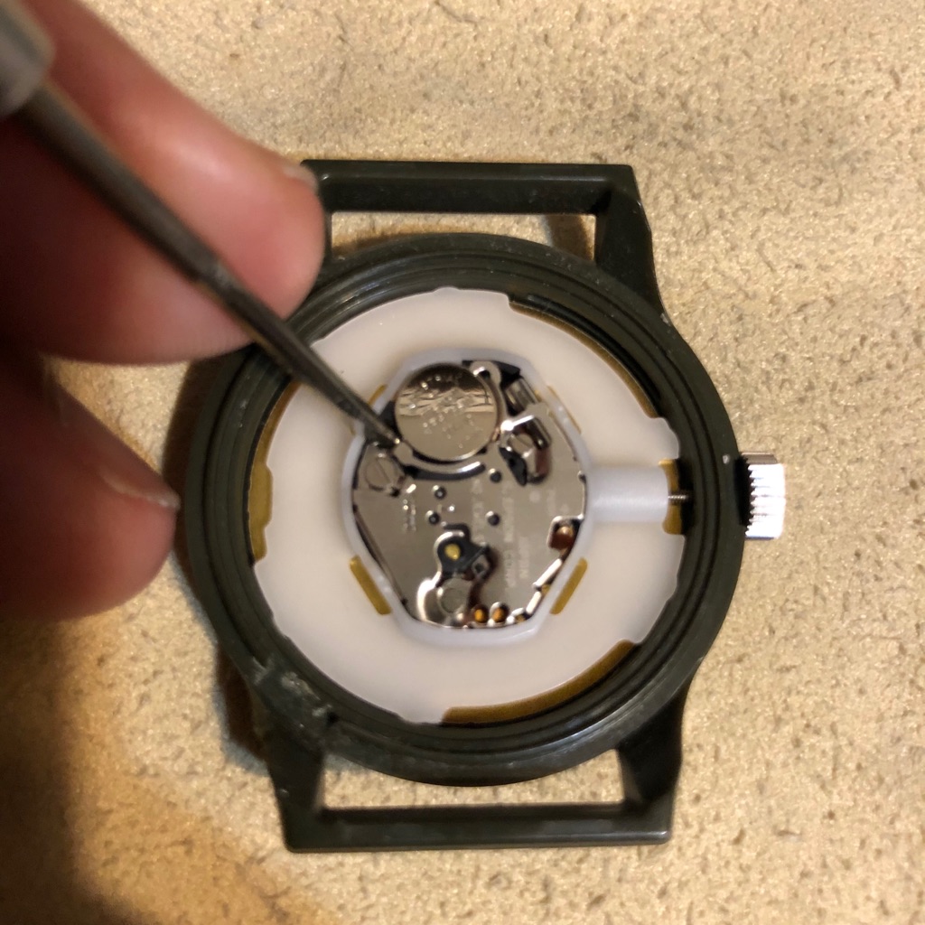 時計の電池交換いろいろ : ゆっくり走るよ