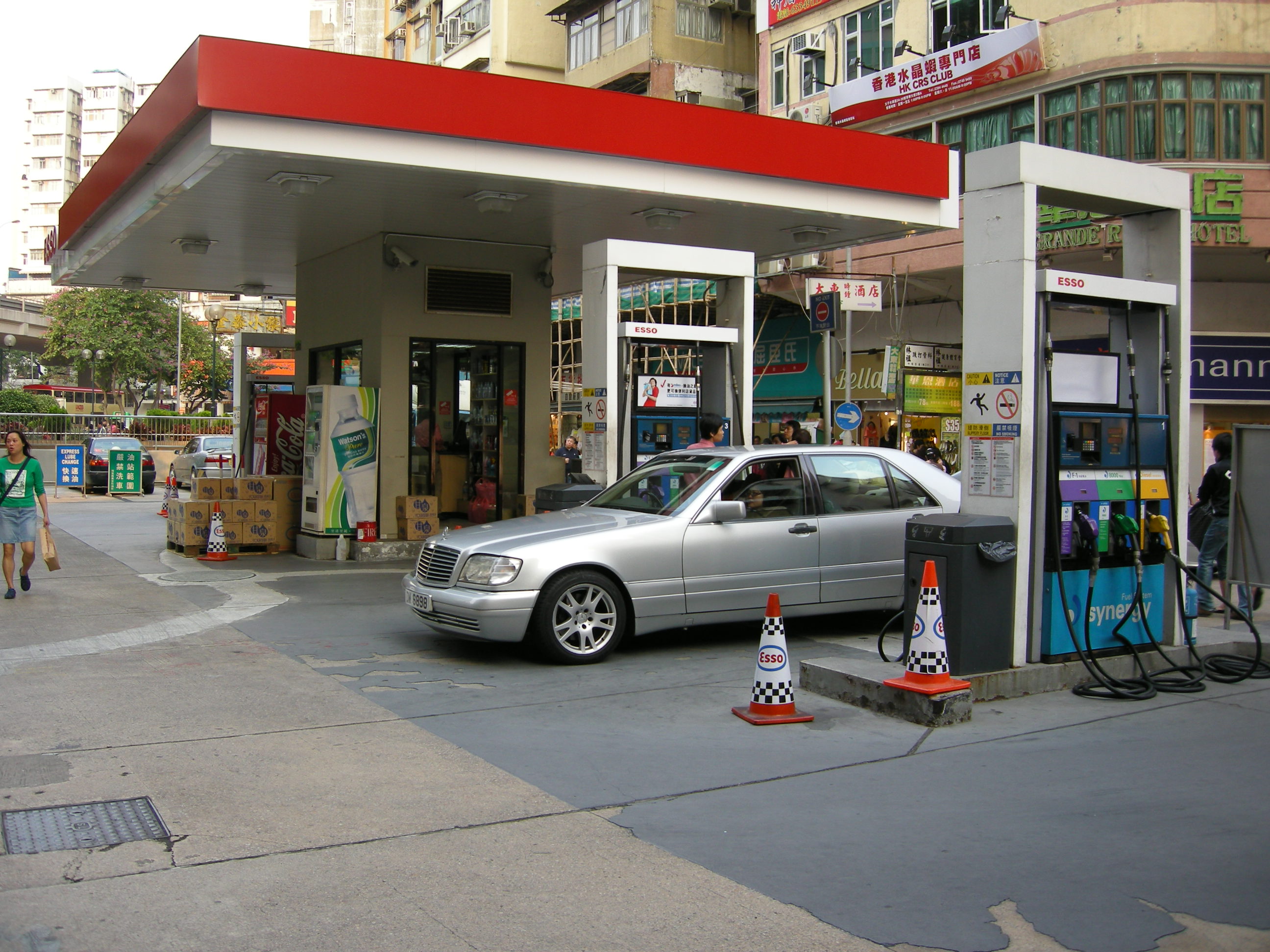 香港のガソリン価格 芒 果 殿 下 の 備 忘 録