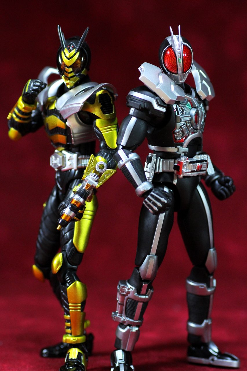 S.H.Figuarts 仮面ライダーファイズ アクセルフォーム レビュー : たご