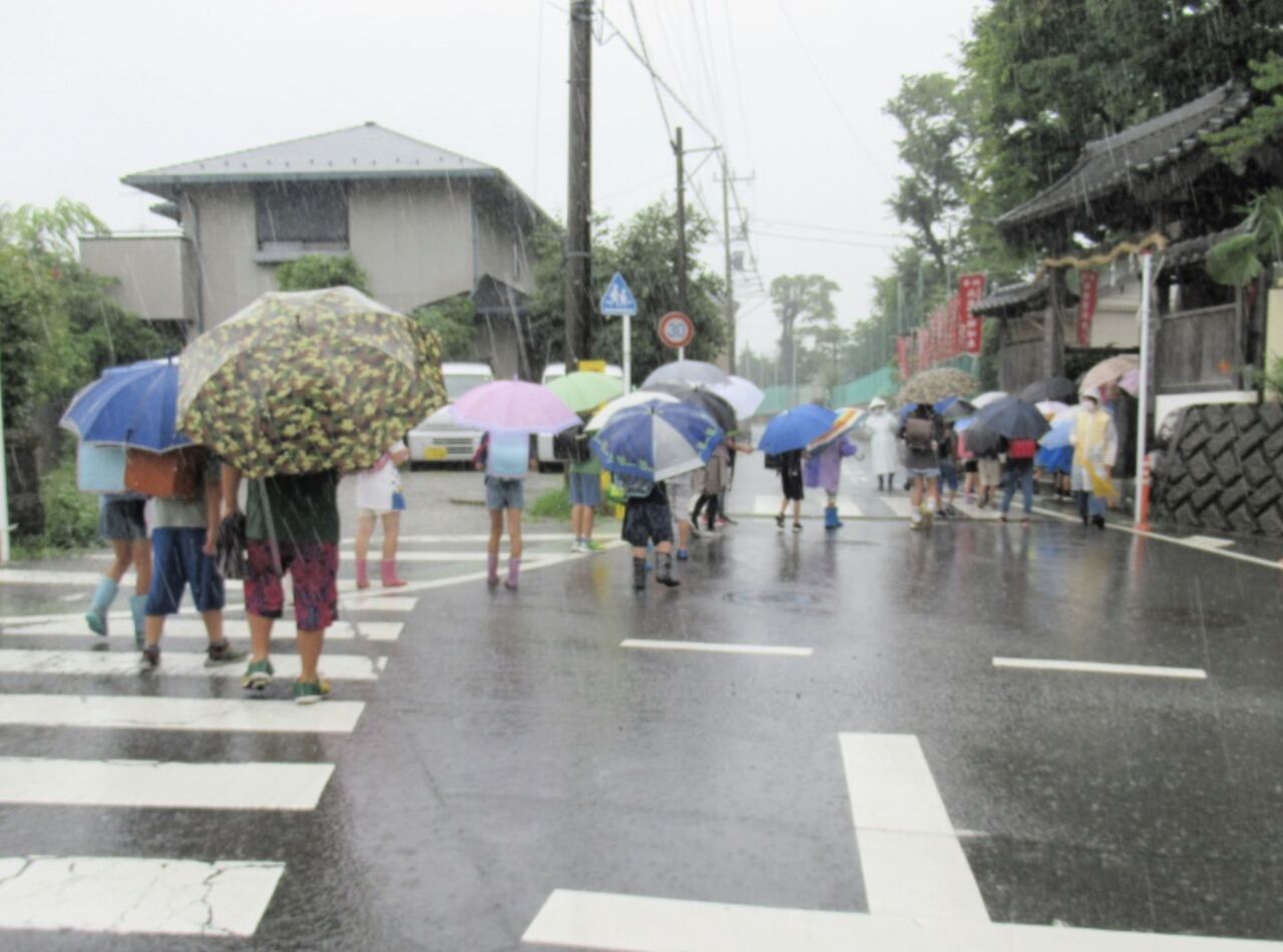 令和4年7月15日 金 夏の交通事故防止運動5日目は土砂降りの雨 厚木市議会議員 田口たかお 活動ブログ 令和4年7月15日 金 夏の交通事故防止運動5日目は土砂降りの雨 厚木市議会議員 田口たかお 活動ブログ