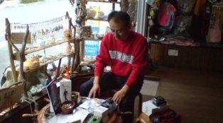 ��������