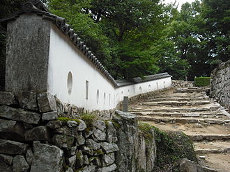 三の平櫓東土塀(重要文化財)