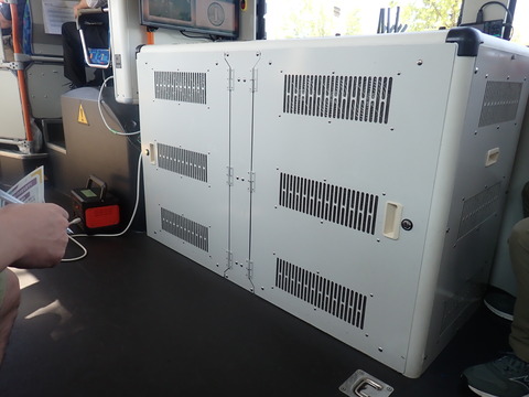 ④P8315978