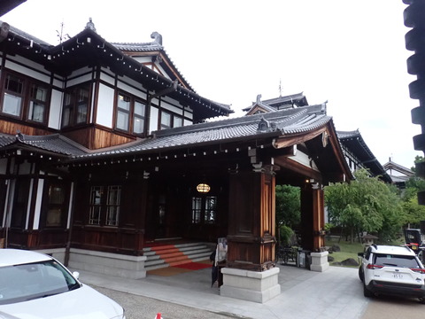 ③P8114670