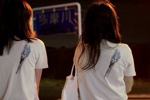 背中インコTシャツ