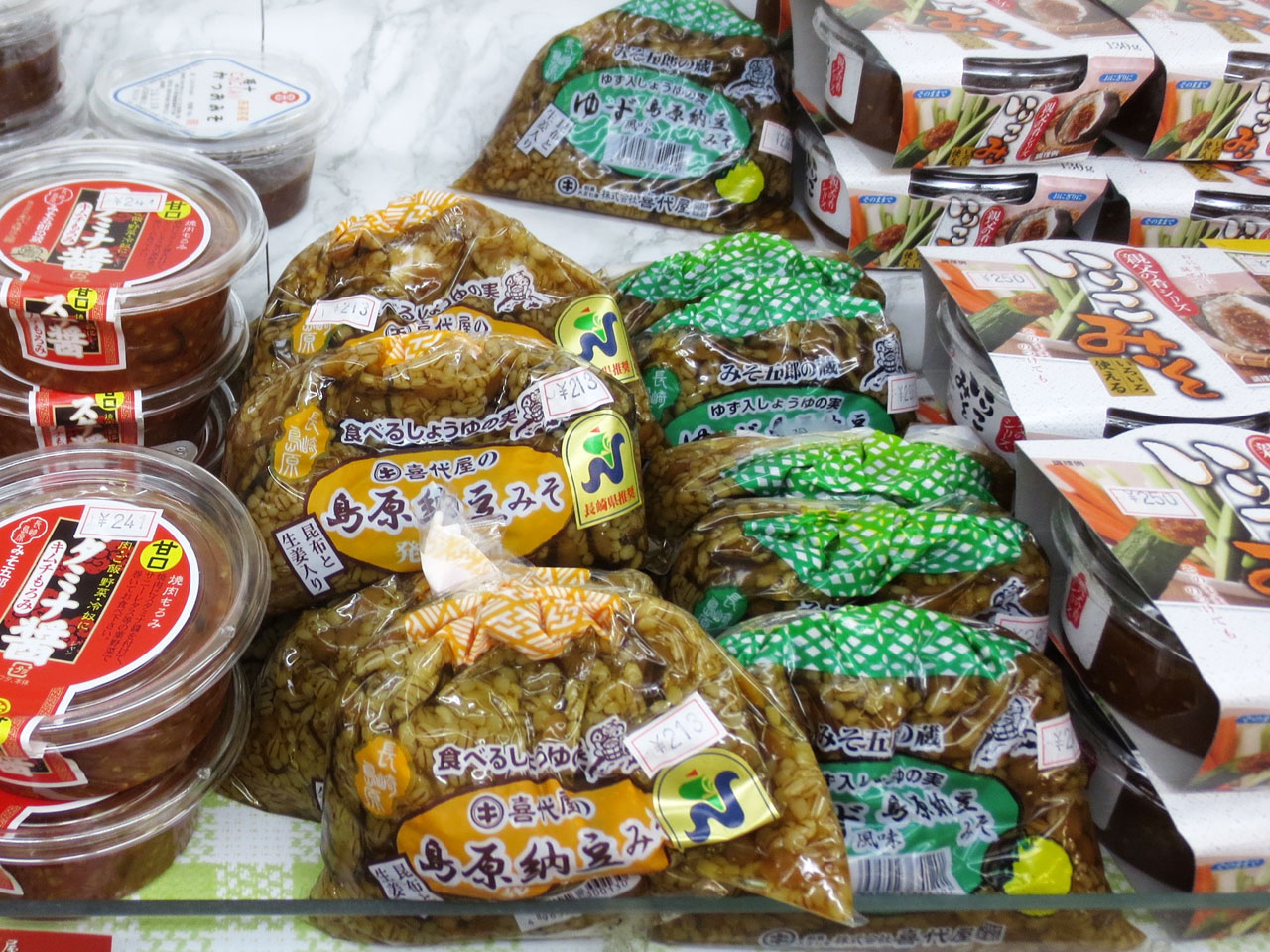 島原納豆みそにちゅうちゅう豆乳 佐世保の納豆棚のお隣な商品たちをご紹介 七転納豆