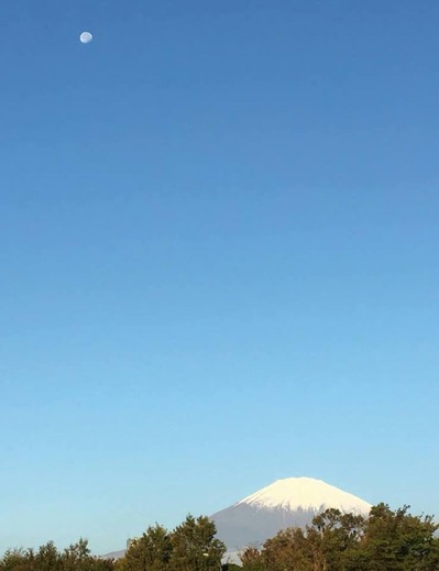 37585423_2114627818785014_167633028829413376_n