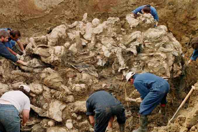 第二次世界大戦後欧州最悪のスレブレニツァ大虐殺否定のノーベル文学賞受賞者のハントケ氏にコソボ共和国が入国拒否 残虐な人権侵害 決して見逃さない 第二次世界大戦後欧州最悪のスレブレニツァ大虐殺否定のノーベル文学賞受賞者のハントケ氏にコソボ共和国が入国拒否 残虐な人権侵害 決して見逃さない
