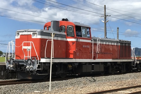 647a2e82-s.jpg