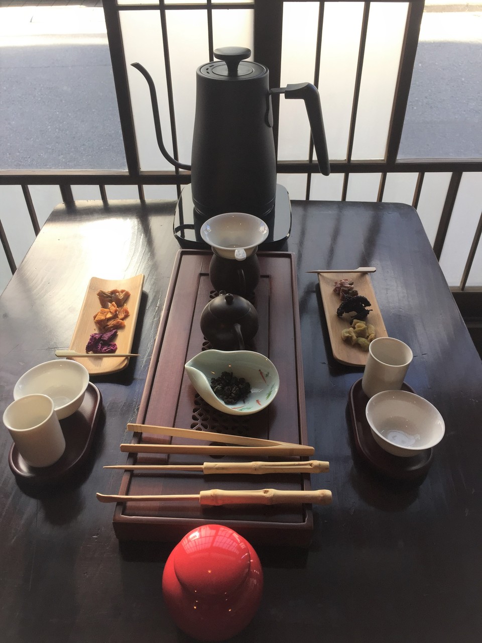 昭和レトロと台湾POPが同居する「台湾茶カフェ茶嘉葉chacaba