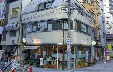 たまに行くならこんな店　フローズンヨーグルトが美味しい「ウッドベリーズマルシェ」で、完熟とちおとめとフローズンヨーグルトを組み合わせた豪華パフェを楽しんできました