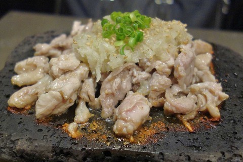 たまに行くならこんな店　バルと鶏居酒屋を混ぜあわせた「炭火焼き鳥Bar&Wine ASOBI 神田店」はサクッと鶏に塗れるのにピッタリな神田駅チカなお店です。