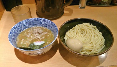 朝から行列するくらいに大人気！東京駅八重洲口東京ラーメンストリート内「六厘舎」まとめページ