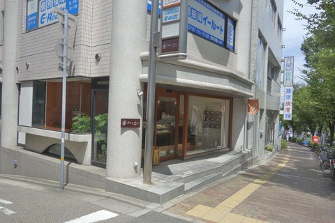 たまに行くならこんな店　兵庫県内でも屈指の人気ケーキ店「Poche du Reve　芦屋」のケーキは都内有名店以上のコスパと同等以上の美味しさとあって、また行ってみたいと思えるお店でした