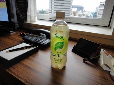 今日の飲み物 生茶ザ・スパークリング