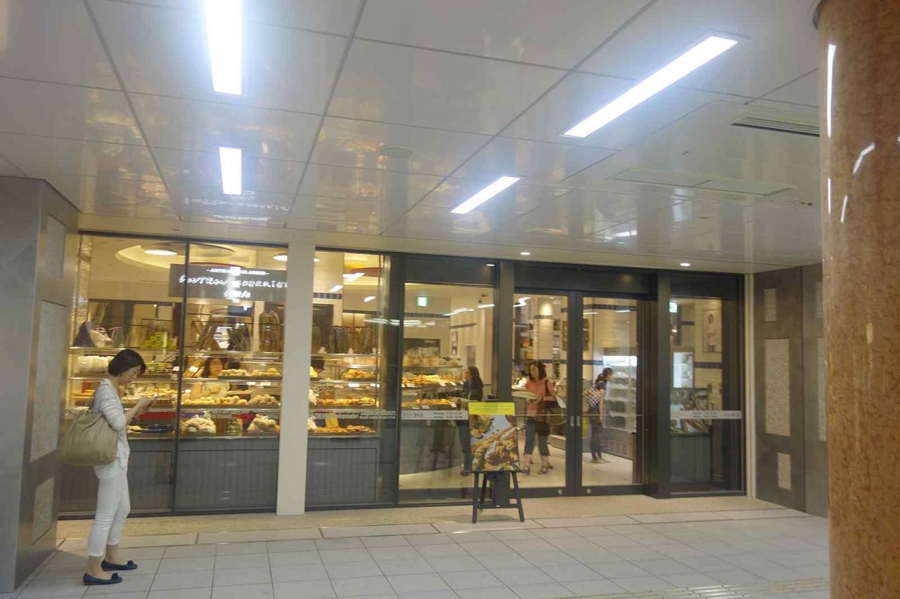 たまに行くならこんな店 更に出来るようになっていた「ゴントラン・シェリエ日本橋店」に再来訪して色々とパンを楽しんできました