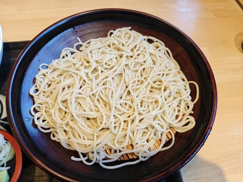 たまに行くならこんな店　千葉県なのに九州の味が楽しめる「ウエスト　鎌ケ谷店」で、ハリとアロマ強めなそばとサクサクかき揚げをMIXした「かきあげ天盛りそば」を食す！