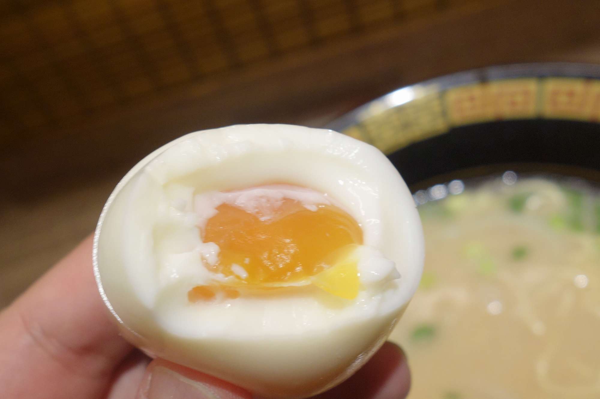 たまに行くならこんな店 初めて一蘭体験を果たした 一蘭アトレ上野山下口店 で 味薄めでもこってり度を濃厚にすることで旨みたっぷり塩気控え目なラーメンを堪能しました メシレポ たまに行くならこんな店 初めて一蘭体験を果たした 一蘭アトレ上野山下口店 で 味薄めでもこってり度を濃厚にすることで旨みたっぷり塩気控え目なラーメンを堪能しました メシレポ