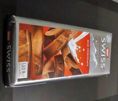 たまに買うならこんな商品　名前そのままじゃん？「Nestle SWISS CHOCOLATS BRUT」