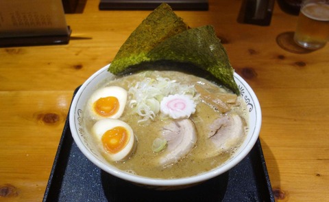 たまに行くならこんな店　魚介豚骨ラーメンと合わせて魚沼産コシヒカリご飯が美味しい「勝本」は店内が清潔なので、きれい好きな方にオススメなお店です