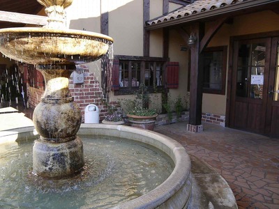 5d03061f.jpg