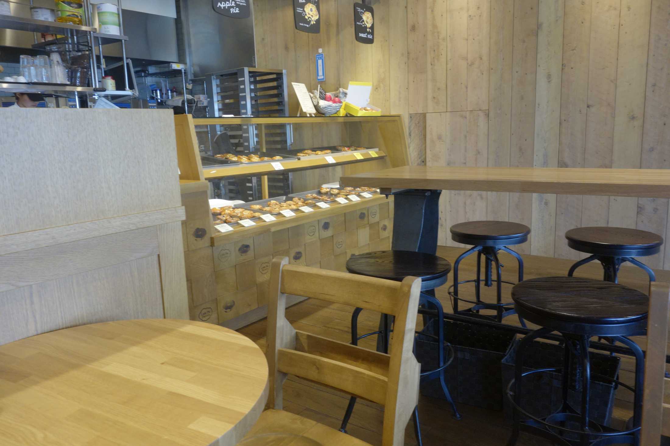 たまに行くならこんな店 有栖川公園近くにある リトル パイ ファクトリー広尾 は パイをつまみつつお喋りしながら過ごすのに激オススメなお店です メシレポ