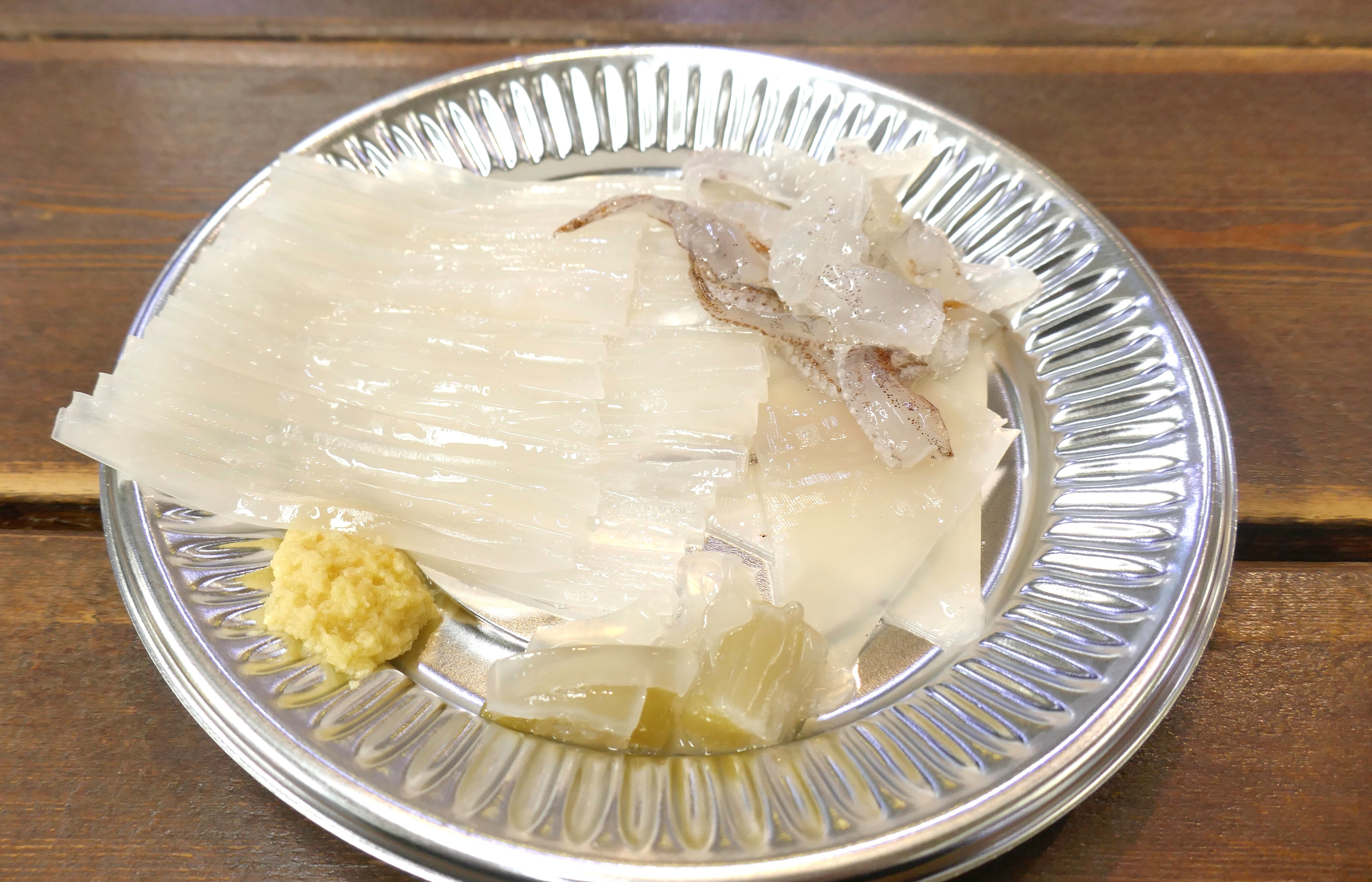 たまに行くならこんな店 函館駅チカでイカ釣りが楽しめる 函館朝市 駅二市場 活いか釣り広場 で 新鮮でウマウマなイカ刺しを食す メシレポ たまに行くならこんな店 函館駅チカでイカ釣りが楽しめる 函館朝市 駅二市場 活いか釣り広場 で 新鮮でウマウマなイカ刺しを食す メシレポ