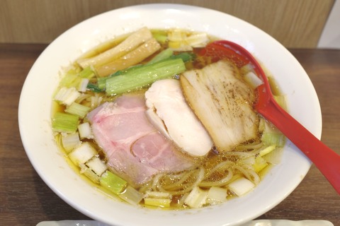 たまに行くならこんな店　ひばりヶ丘駅近くにある「麺や 谷口」で、鶏＆醤油の旨味をキリッと細麺や複数のチャーシューとあわせて楽しめる「特製醤油ラーメン」を食す！