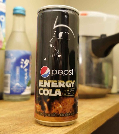 今日の飲み物　ダースベイダー印のエナジードリンクコーラな「ペプシエナジーコーラ」でダークフォースをバッチリ補給だ！
