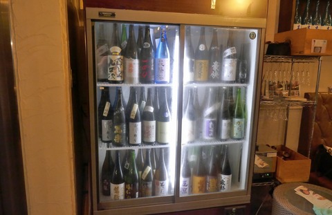 たまに行くならこんな店　見た目はワインバル実際には日本酒推しな「利き酒 GRILL Mr.Happy 神保町店」では、様々な料理とともに日本酒がしっかりと楽しめます！