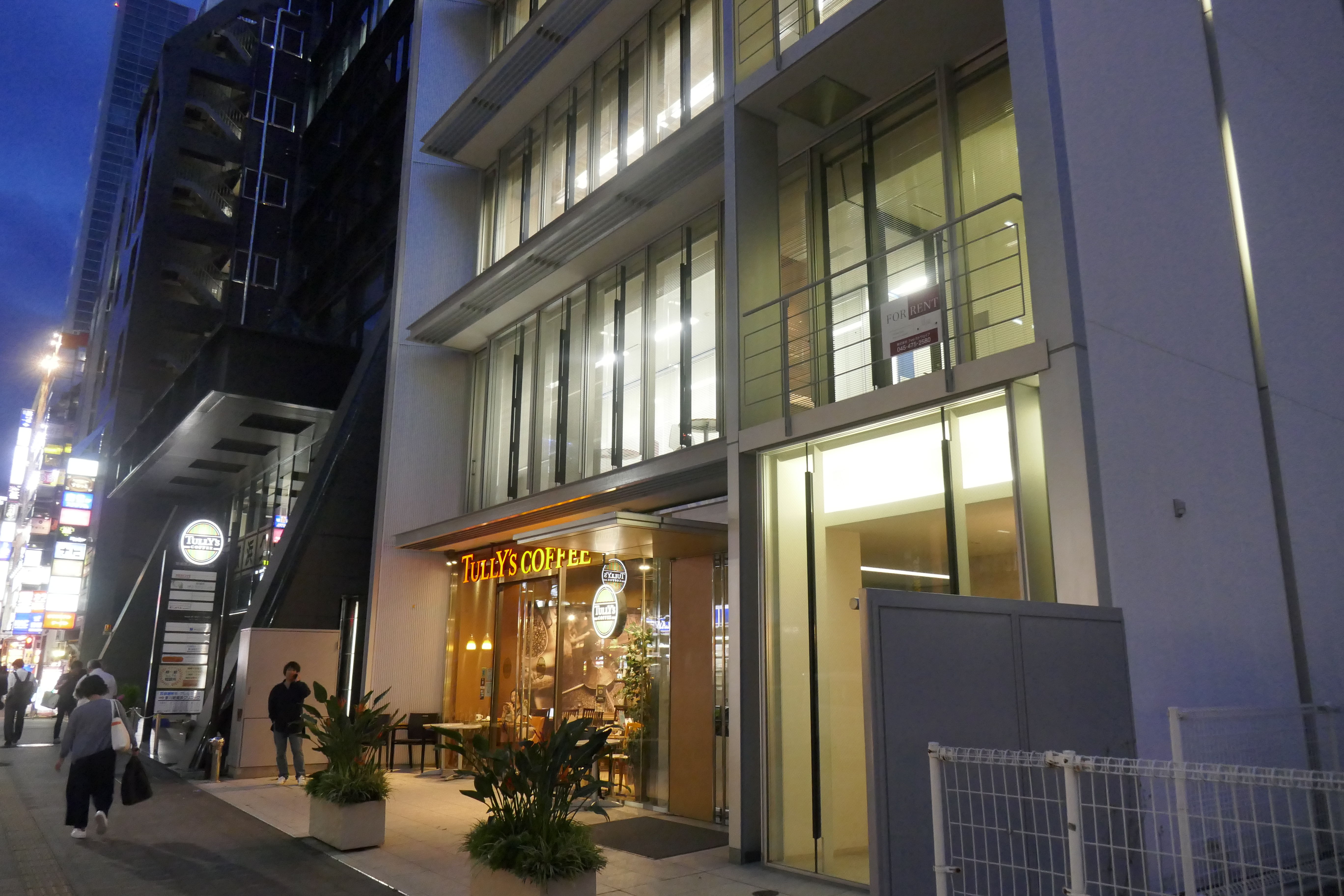 たまに行くならこんな店 新横浜駅チカな タリーズコーヒー 新横浜店 で 冷え冷え甘々な チョコリスタ を飲み干す メシレポ たまに行くならこんな店 新横浜駅チカな タリーズコーヒー 新横浜店 で 冷え冷え甘々な チョコリスタ を飲み干す メシレポ