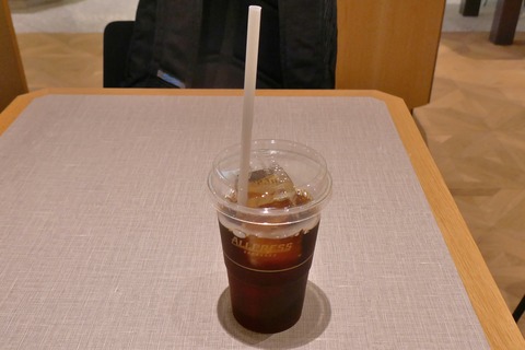 たまに行くならこんな店　清澄白河のコーヒーの名店の虎ノ門版な「オールプレスエスプレッソ　虎ノ門ヒルズビジネスタワー店」で、コールドブリューコーヒーを楽しむ！