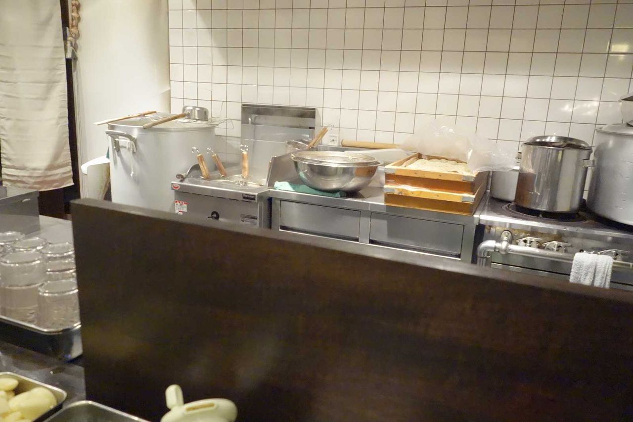 たまに行くならこんな店 小平市にあるとんこつラーメンなのに油っ気 塩気控えめ 夜営業のみの にんにくや はエキトオ系大人気店でした メシレポ たまに行くならこんな店 小平市にあるとんこつラーメンなのに油っ気 塩気控えめ 夜営業のみの にんにくや はエキトオ系大人気店でした メシレポ