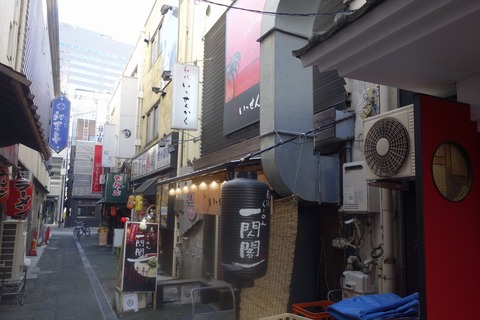 たまに行くならこんな店　広瀬通駅と勾当台公園駅に挟まれた「一閃閣」では、24時間営業で長浜風ラーメンがサクッと楽しめます