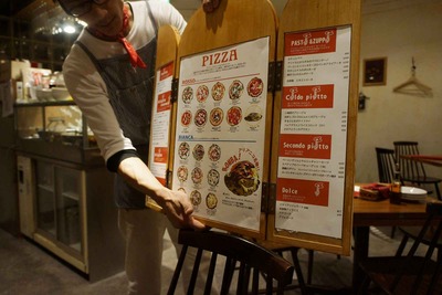 たまに行くならこんな店 めざにゅーにも出演!田町駅南側の芝浦でお酒と共に窯焼きピッツァ&イタリアンを頂ける「AGLIAMNICO」は意外と店内が広く会社帰りの食べ飲み会にもオススメ!