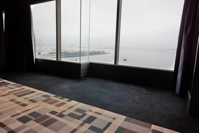 たまに行くならこんな店 ホテルモントレ横浜13Fからの眺めが良い「エスカーレ」