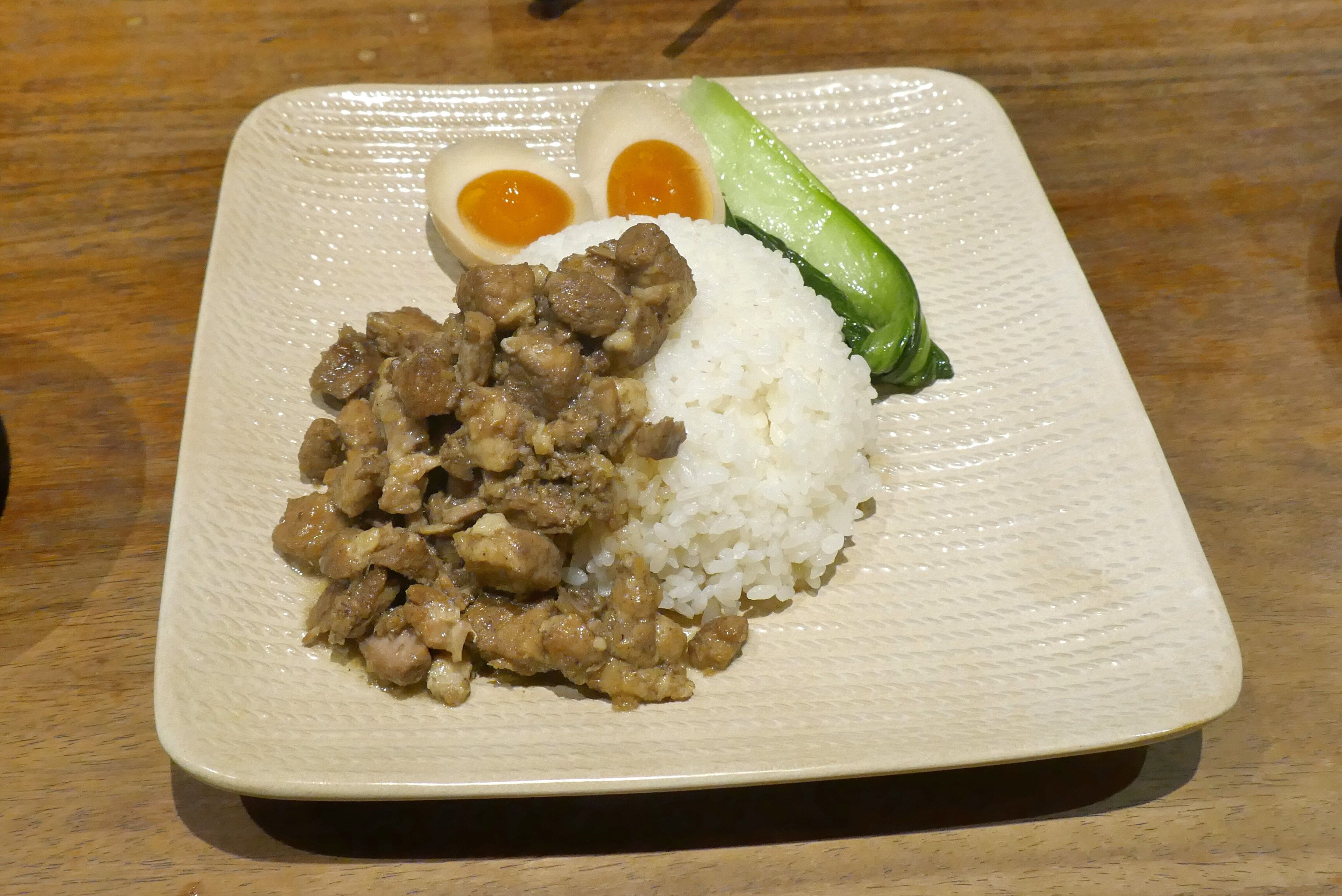 たまに行くならこんな店 五反田駅近くの 五反田桜小路 内にある 初代 田中餃子 で オシャレで美味な中華料理を食す メシレポ たまに行くならこんな店 五反田駅近くの 五反田桜小路 内にある 初代 田中餃子 で オシャレで美味な中華料理を食す メシレポ