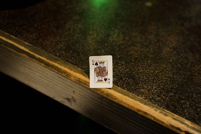 たまに行くならこんな店　太陽神の天照大神が身を隠した岩戸と同じ名の「天の岩戸」は隠れ家的居酒屋で料理と共にマジック(日曜から水曜)が楽しめます！※料理は手羽揚げ一押し