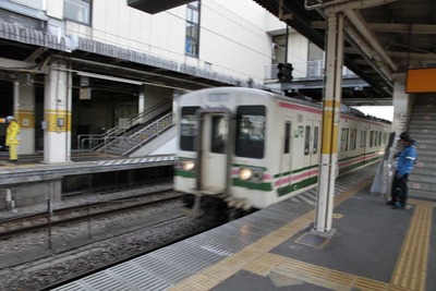 2011冬のグンマー＆雪國新潟旅行　2日目新前橋駅から両毛線の岩宿駅を経由しスネークセンターへ