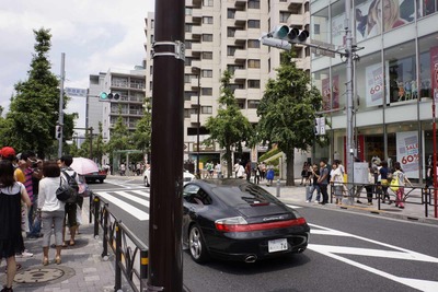 2012年6月関西からの友人との都内小遊戯　原宿駅への集合時間までの間原宿表参道の町を歩く