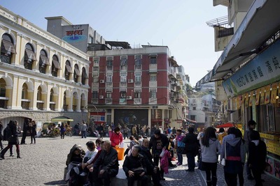 たまに行くならこんな店　聖ポール天主堂近くにある鉅記手信 （Koikei Bakery）ではエッグタルトが1つ9マカオパタカ(本日のレートで約135円)で楽しめます