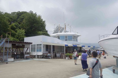 たまに行くならこんな店　ヤマハマリーナ浜名湖の浜名湖畔沿いで「お弁当どんどん湖西店」の特製どんどん弁当を頂きました