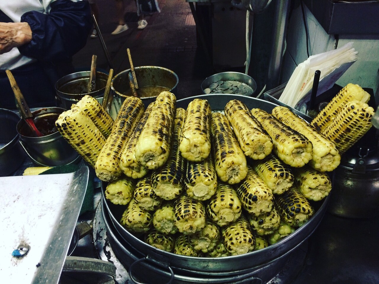 台湾きょうのおやつ 師大路にあるおじいちゃんの焼きとうもろこし屋台 Taiwanikeko Next Powered By ライブドアブログ