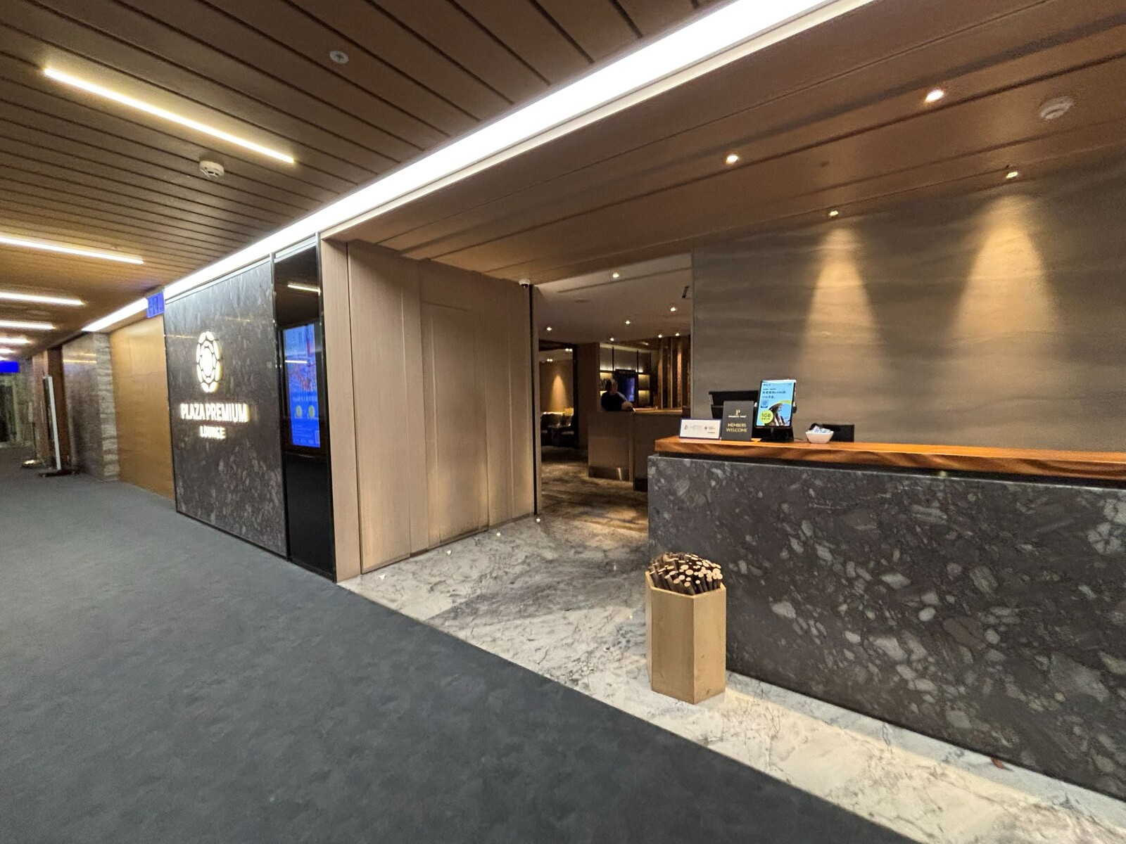 桃園空港「プラザプレミアムラウンジ」の利用チケットでラウンジを利用