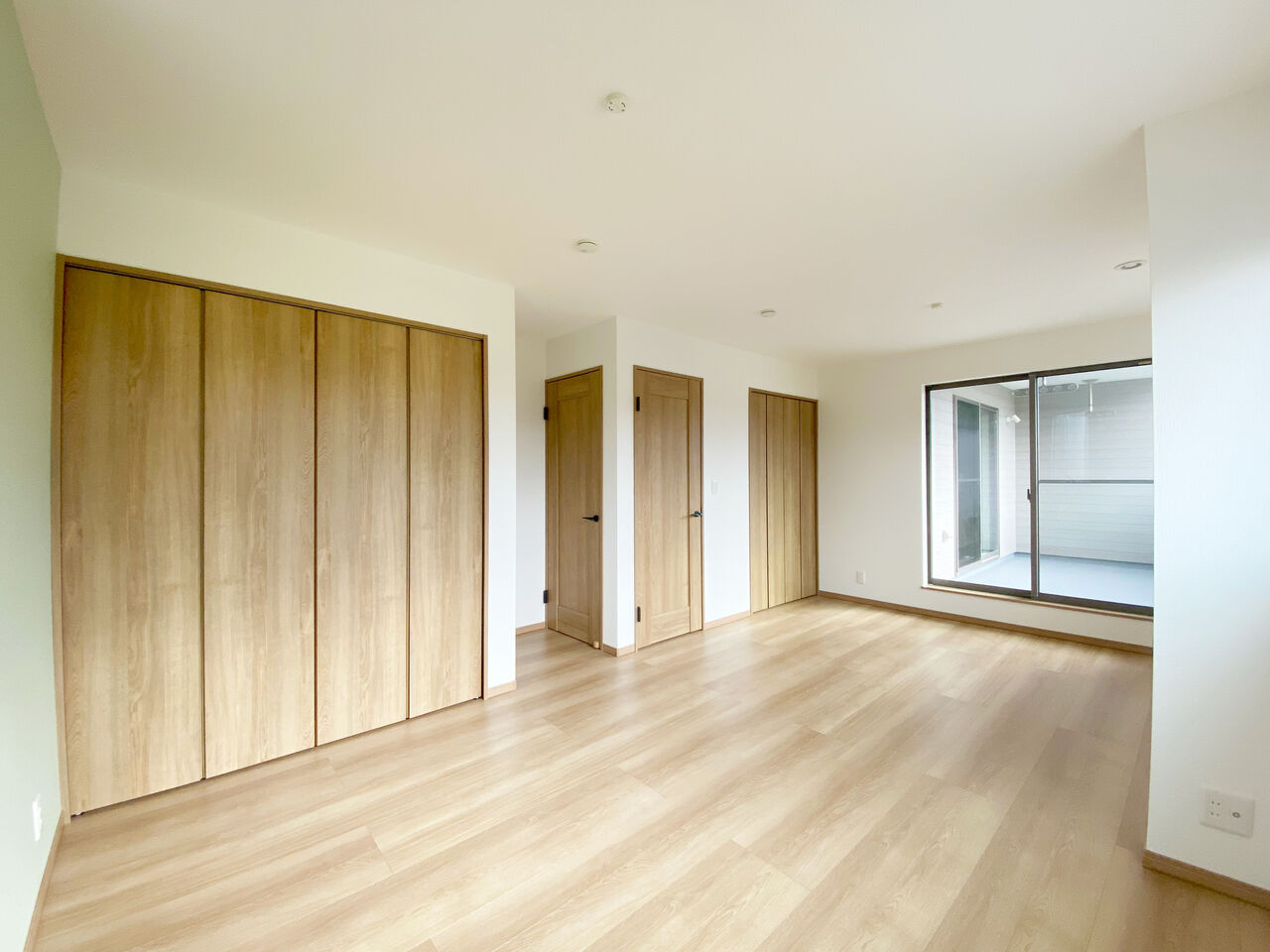 ドアが2つある部屋 太陽ハウスのまいにち